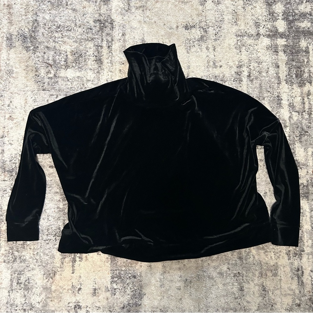 RD Style Anthropologie / NWT Velvet Pullover Turtleneck Black size Medium
